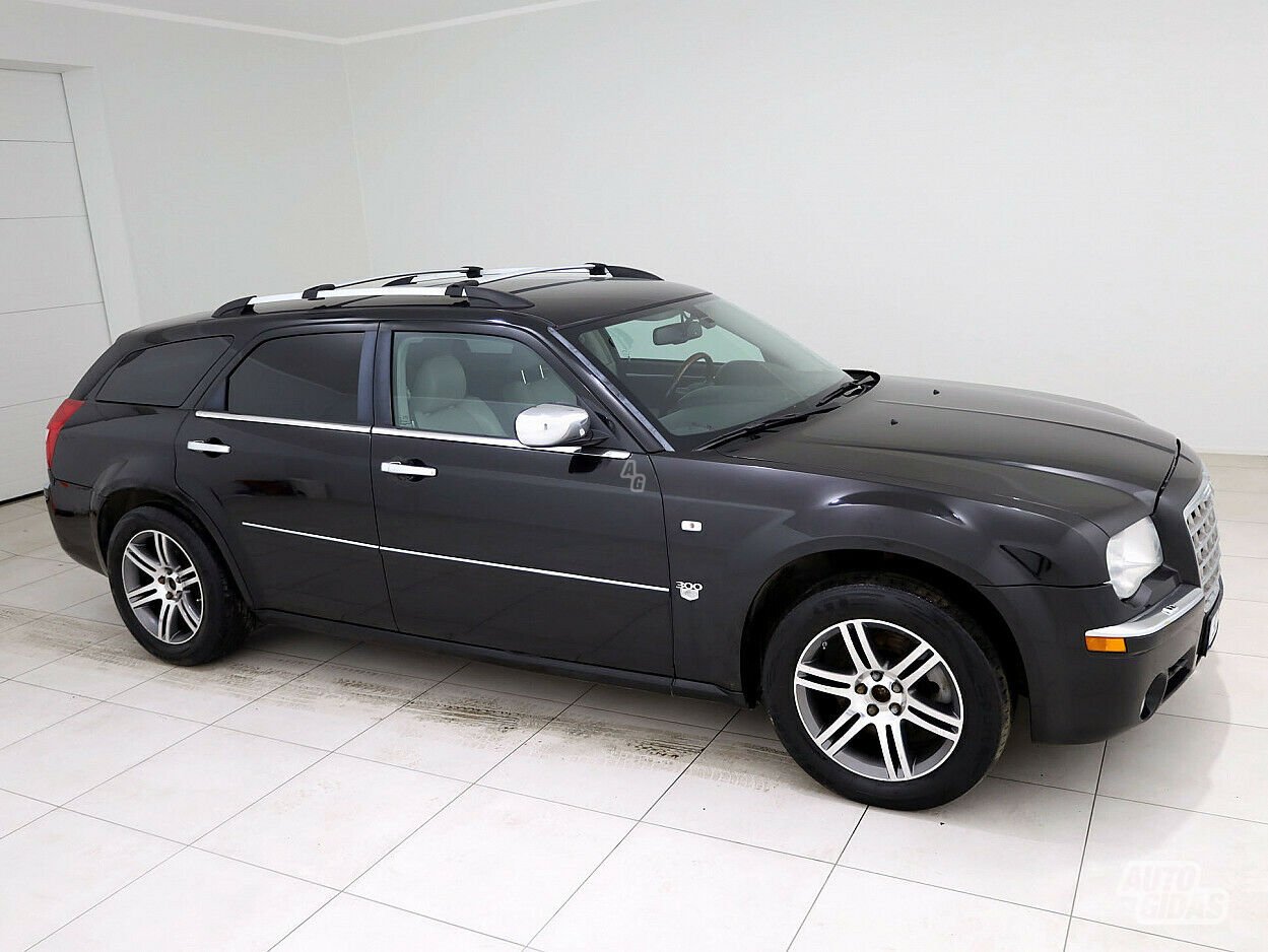 Chrysler 300C 2008 m Universalas