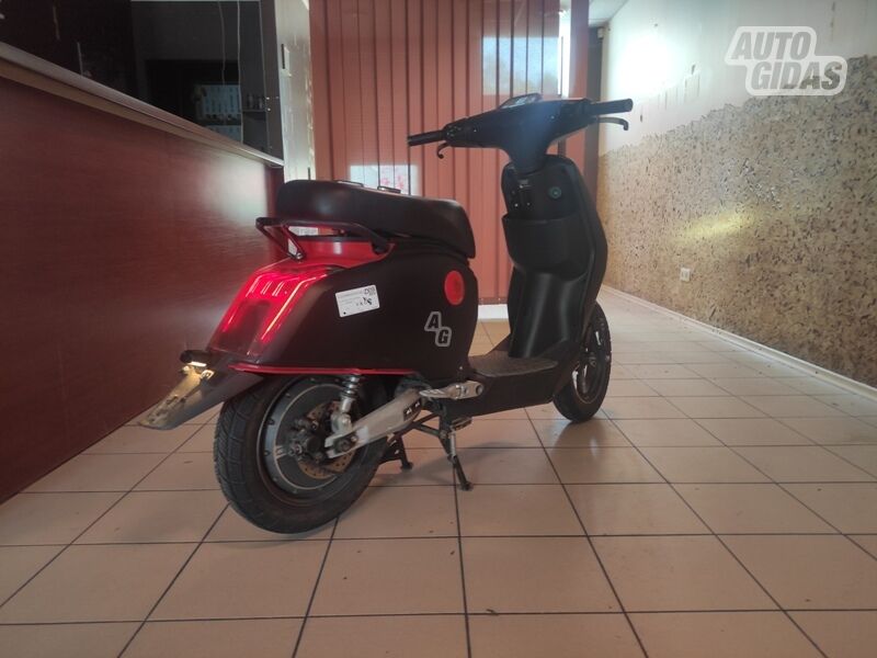 Super SOCO CUx 2022 y Scooter / moped