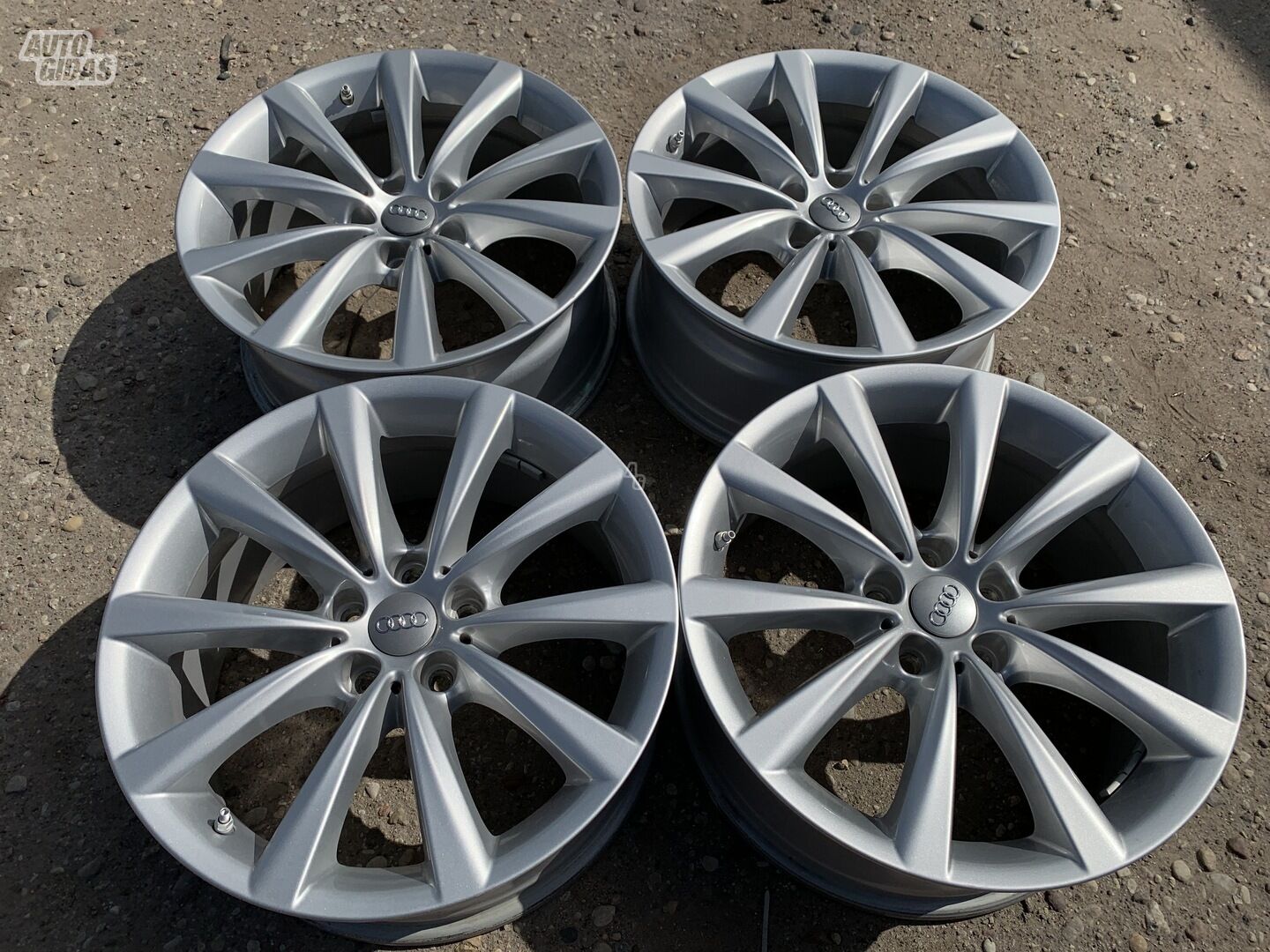 Audi Siunciam, 8J ET30 light alloy R18 rims