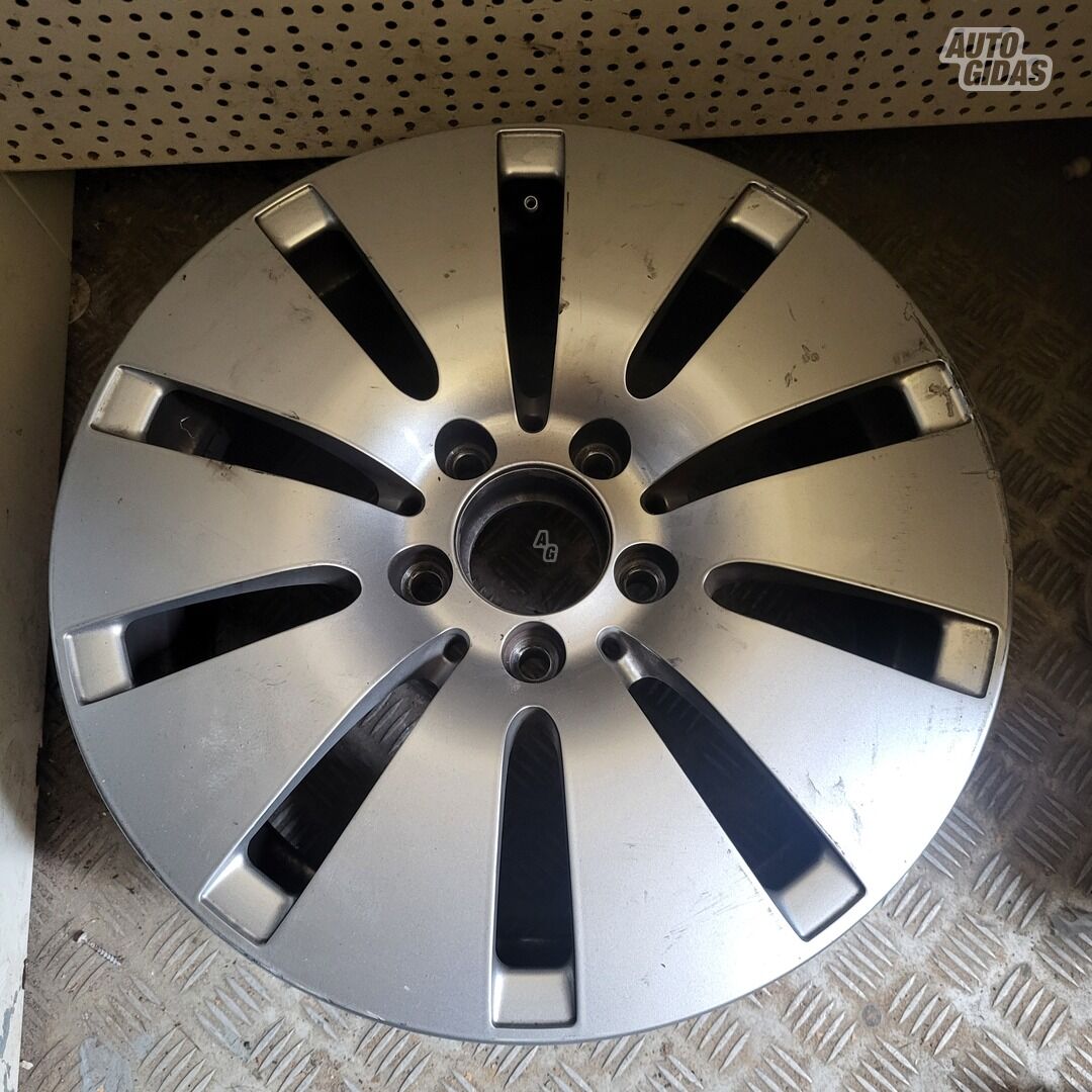 Mercedes-Benz E 220 light alloy R16 rims