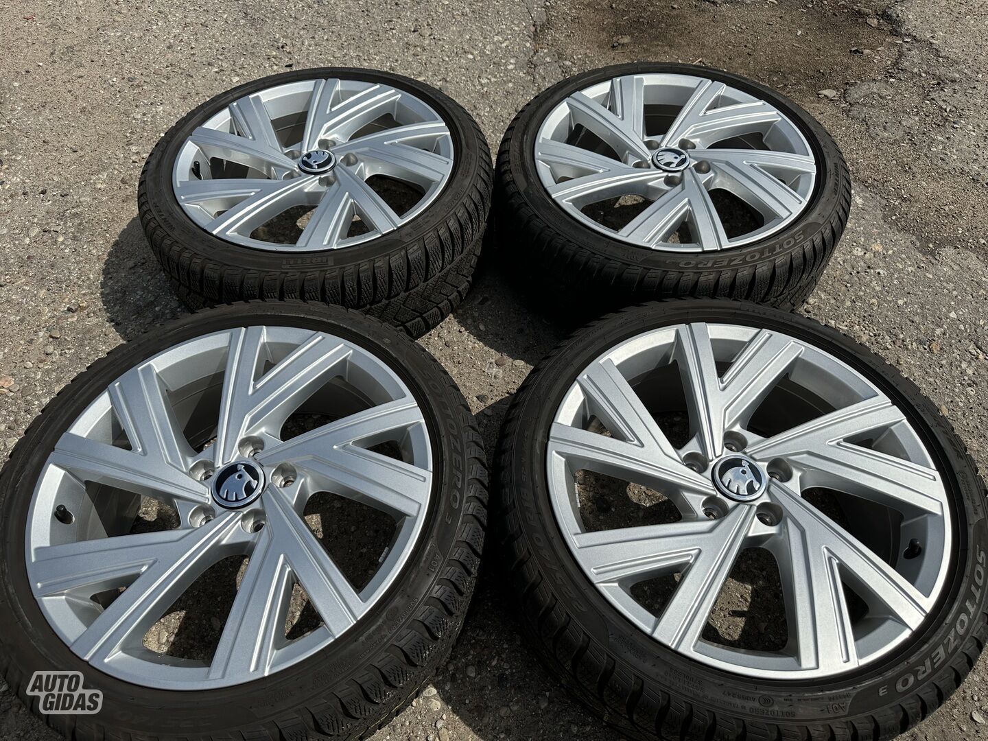 Skoda Siunciam, 7,5J ET51 light alloy R18 rims