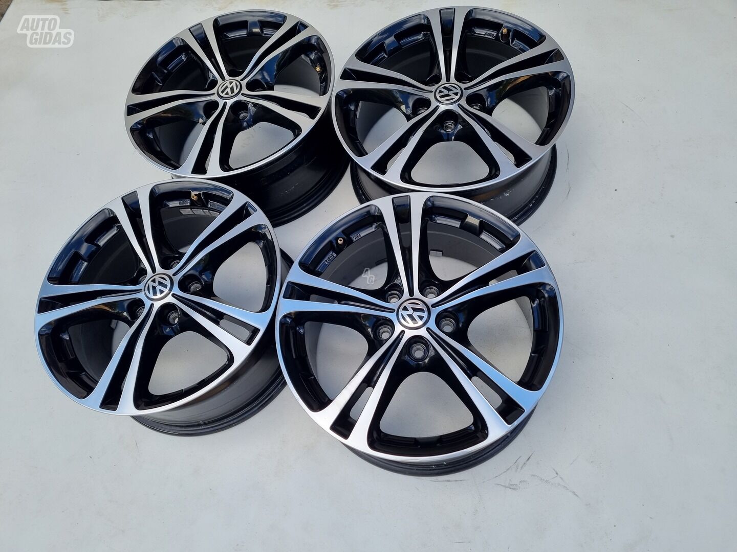 Volkswagen Golf, Touran R17 Golf light alloy R17 rims