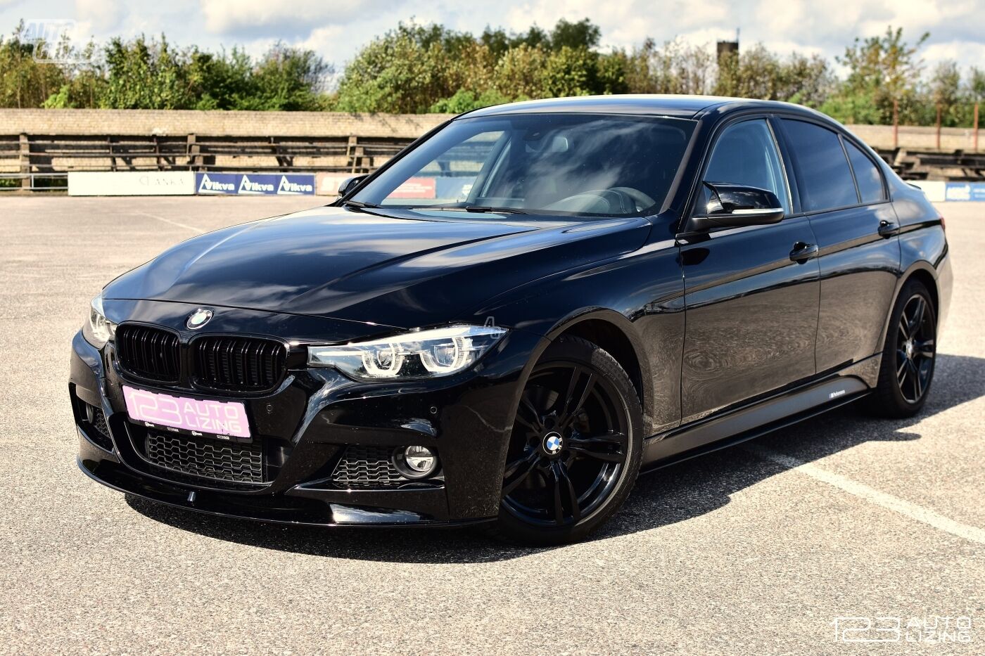 Bmw 330 2018 г Седан