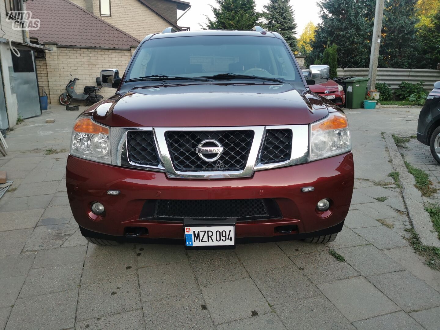 Nissan Armada 2010 m Visureigis / Krosoveris