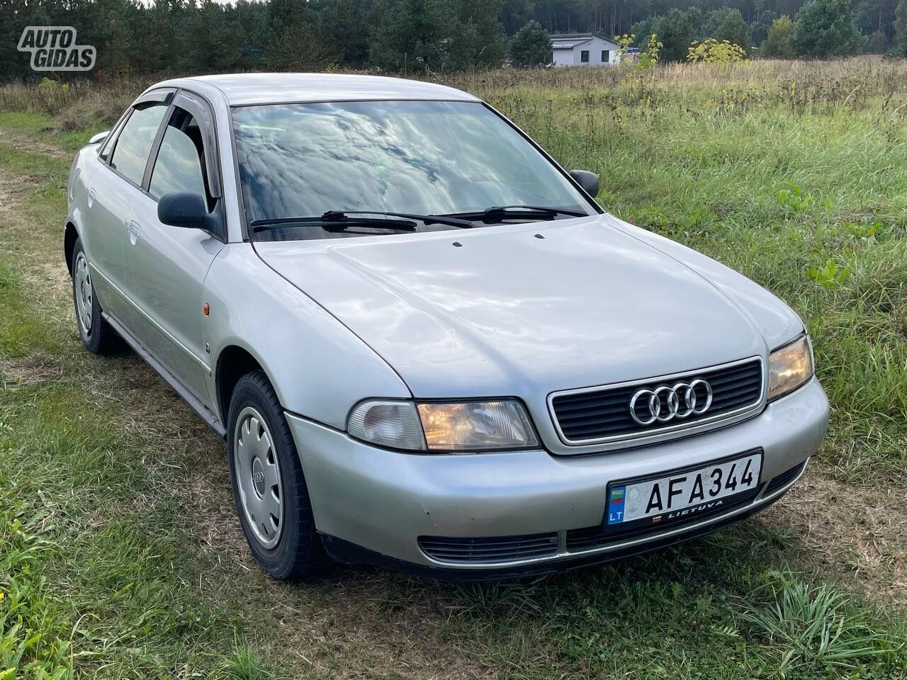 Audi A4 1995 m Sedanas