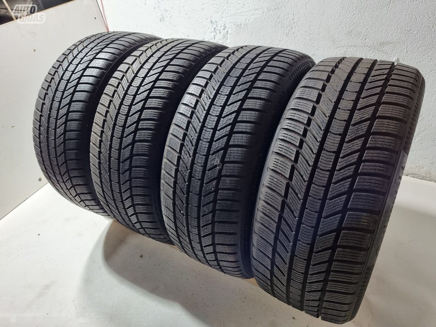 Continental 8-9mm R18 winter tyres passanger car