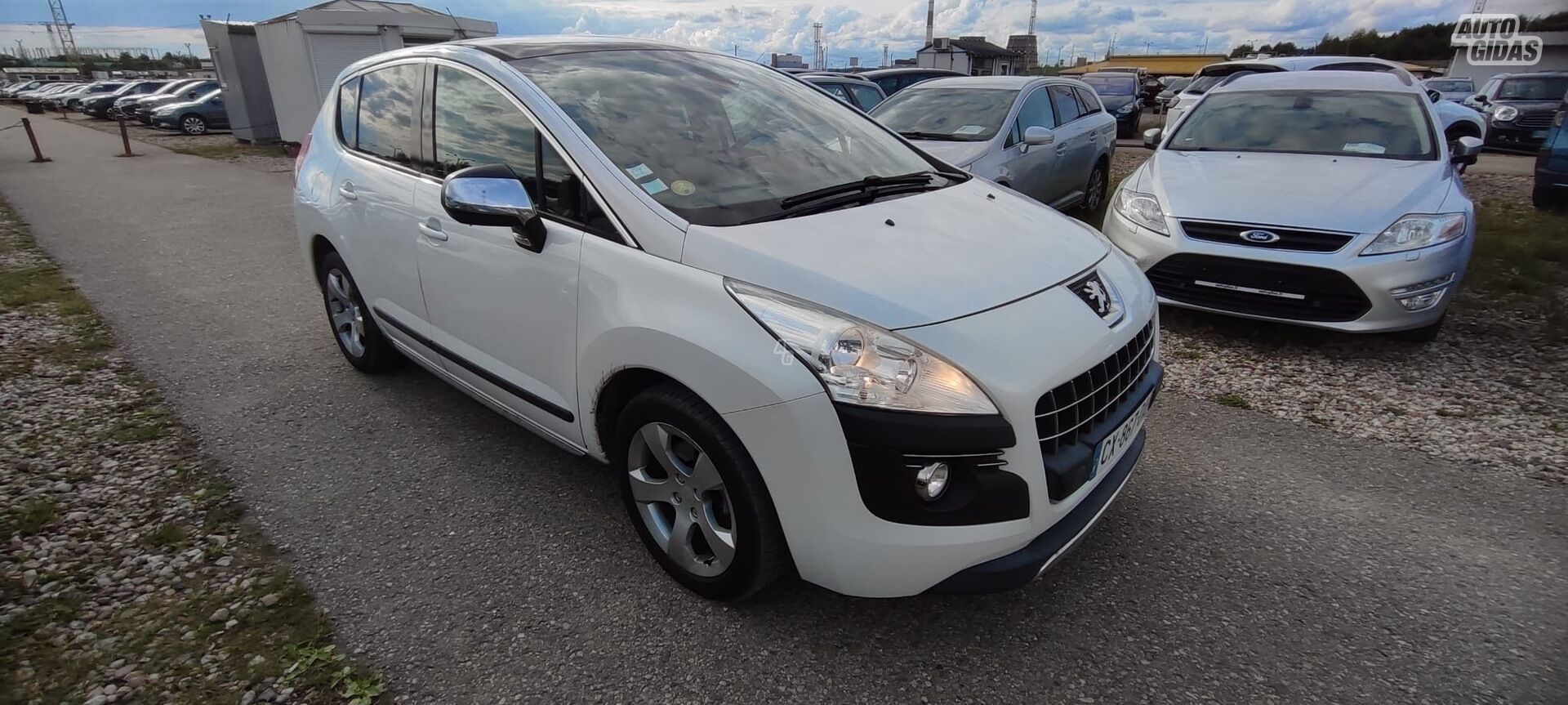 Peugeot 3008 2013 y Off-road / Crossover