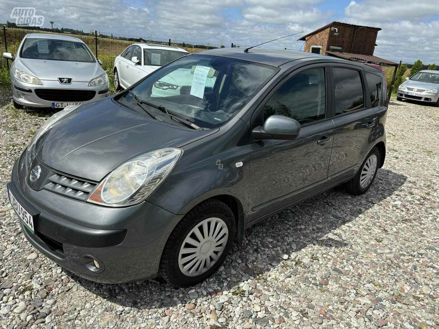 Nissan Note 2006 г Минивэн