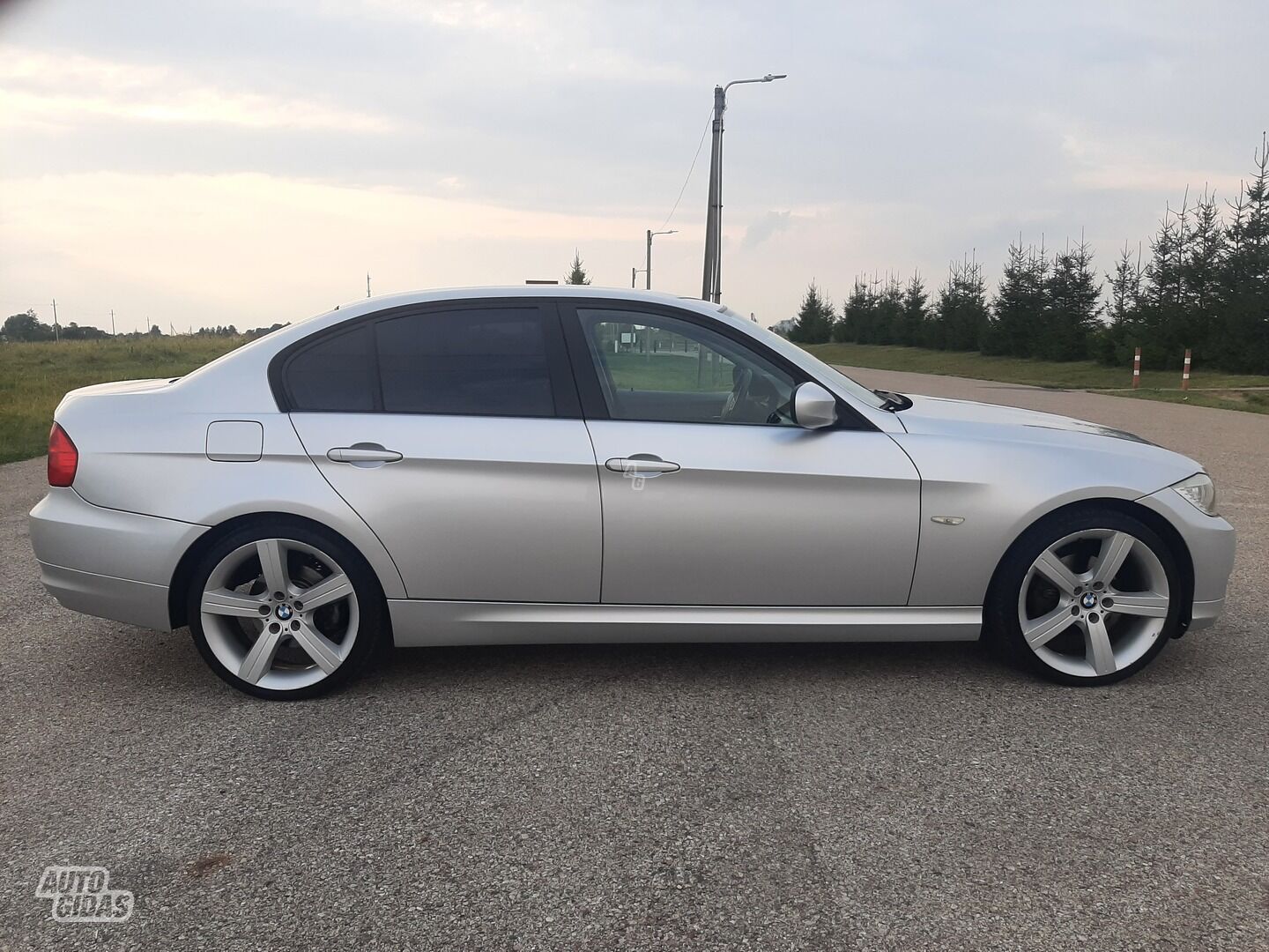 Bmw 320 2009 y Sedan