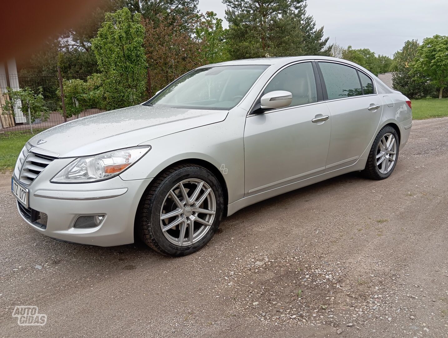 Hyundai Genesis 2009 y Sedan