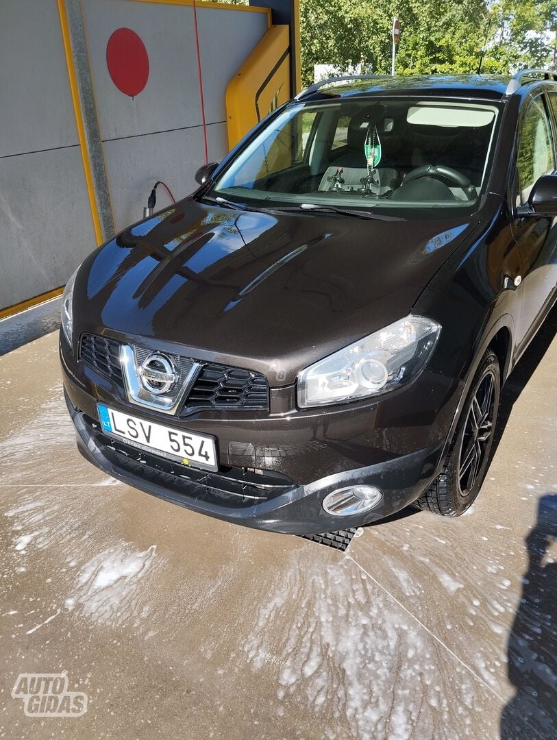 Nissan Qashqai 2012 y Off-road / Crossover