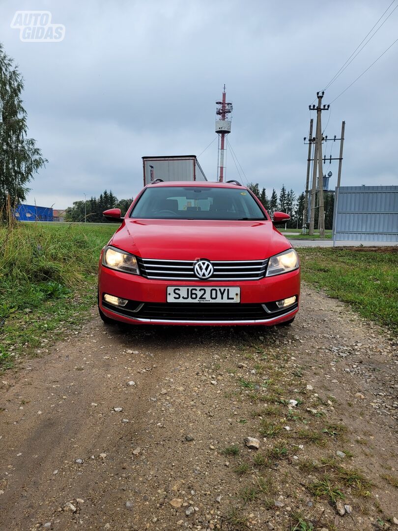 Volkswagen Passat B7 2012 y