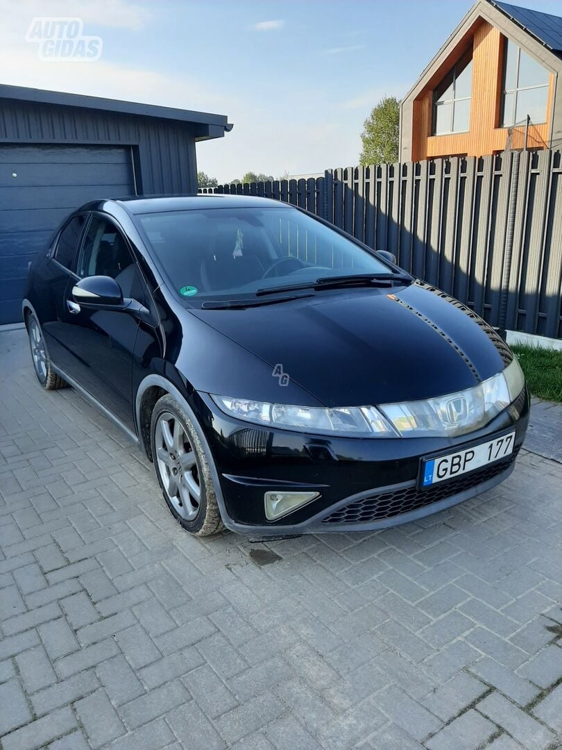 Honda Civic 2005 г Хэтчбек