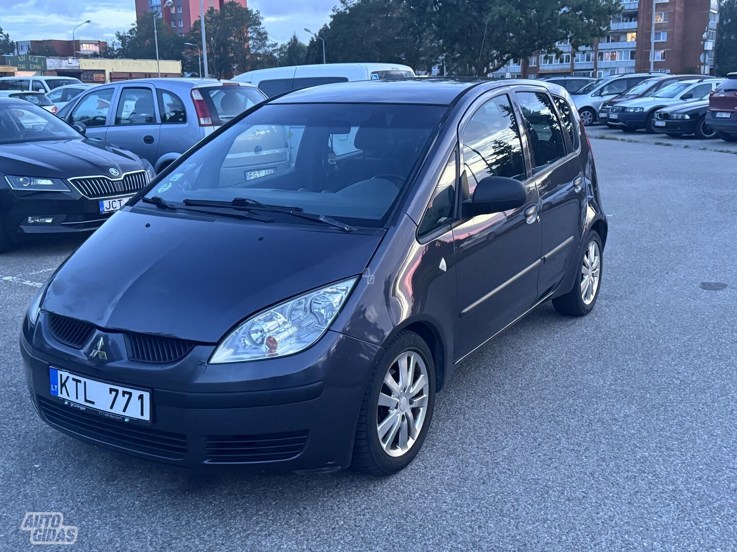 Mitsubishi Colt 2004 y Hatchback