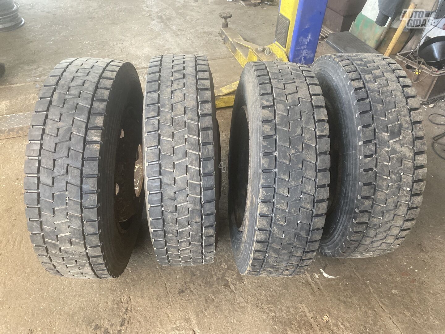 Hankook Dh05 R17.5 universalios padangos sunkvežimiams ir autobusams