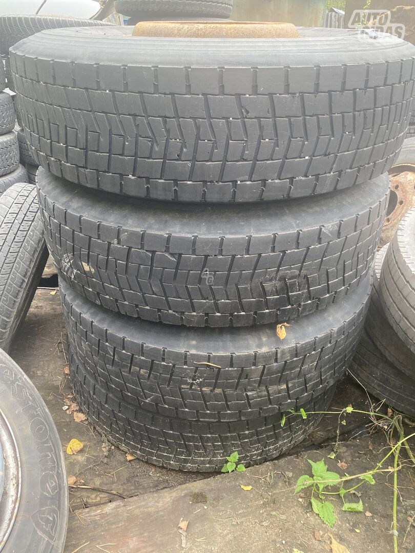 Bridgestone M749 R22.5 universalios padangos sunkvežimiams ir autobusams