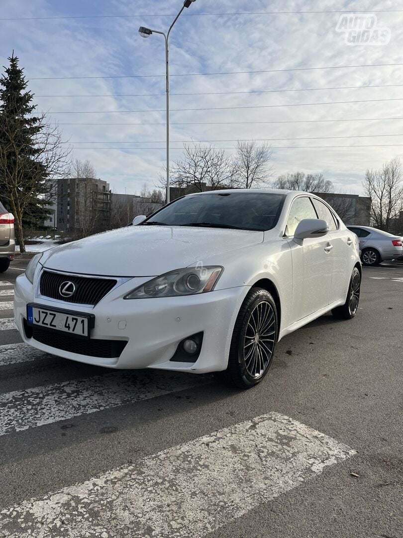 Lexus IS 220 2010 y Sedan