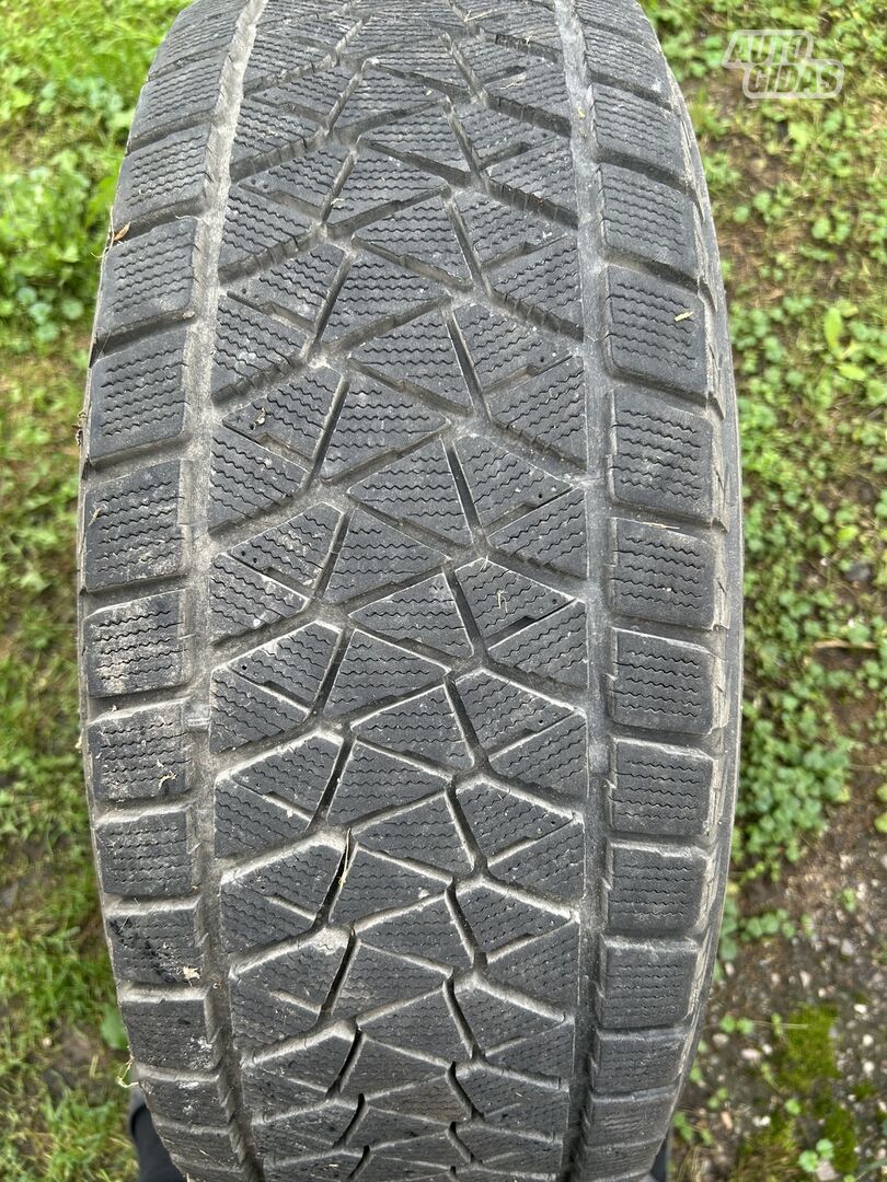 Bridgestone Blizak R17 žieminės padangos lengviesiems