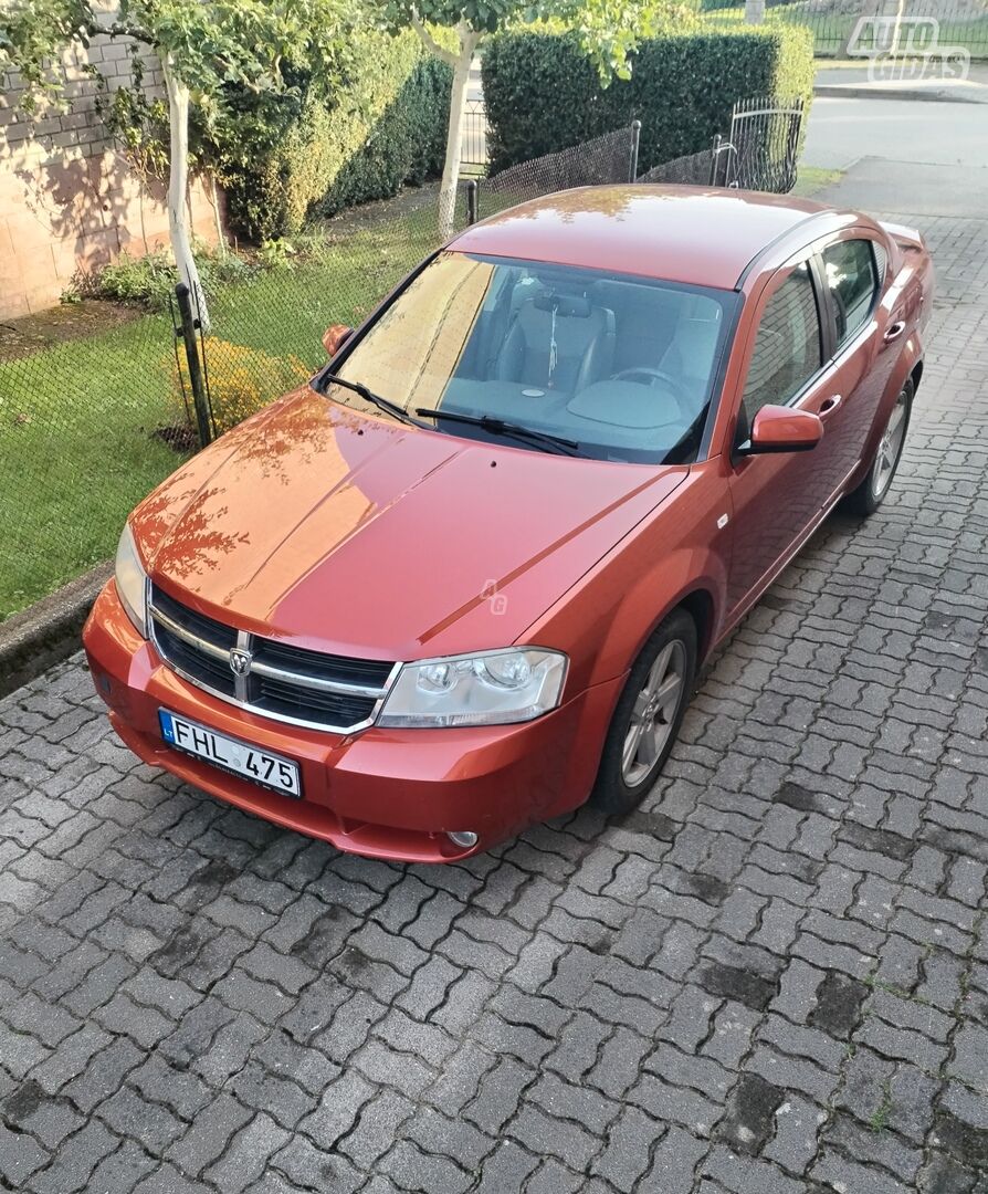 Dodge Avenger 2011 y Sedan