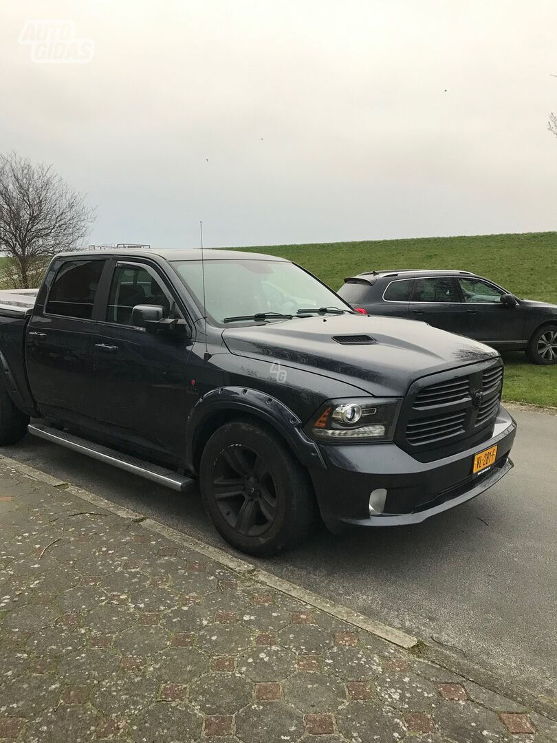 Dodge RAM 2015 m Pikapas