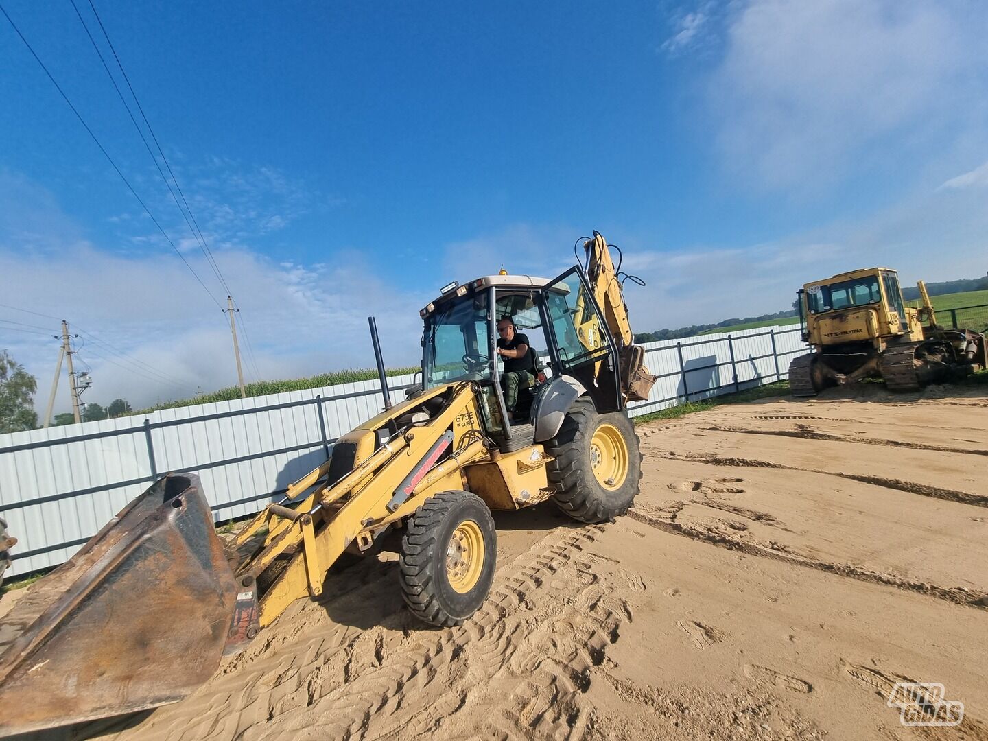 New Holland 4x4 1999 y Excavator