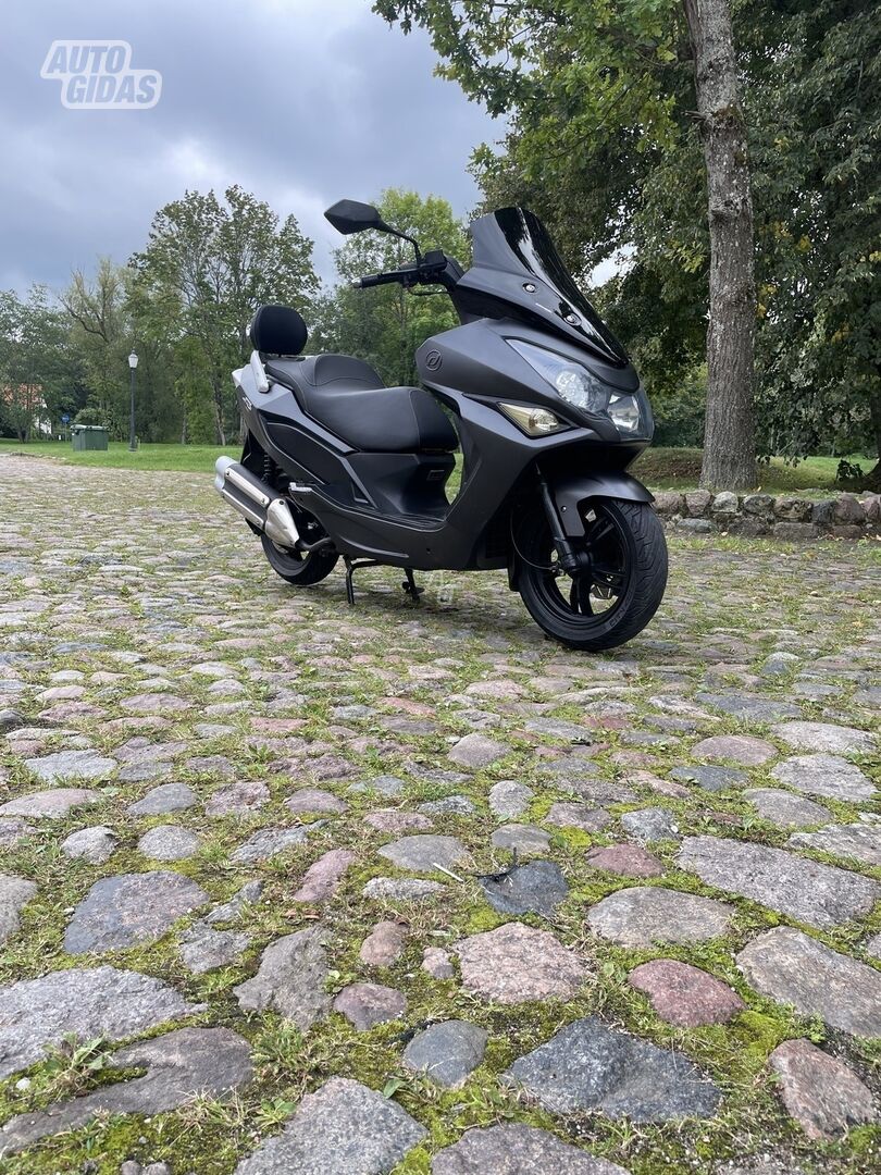 Daelim S3 2013 y Scooter / moped