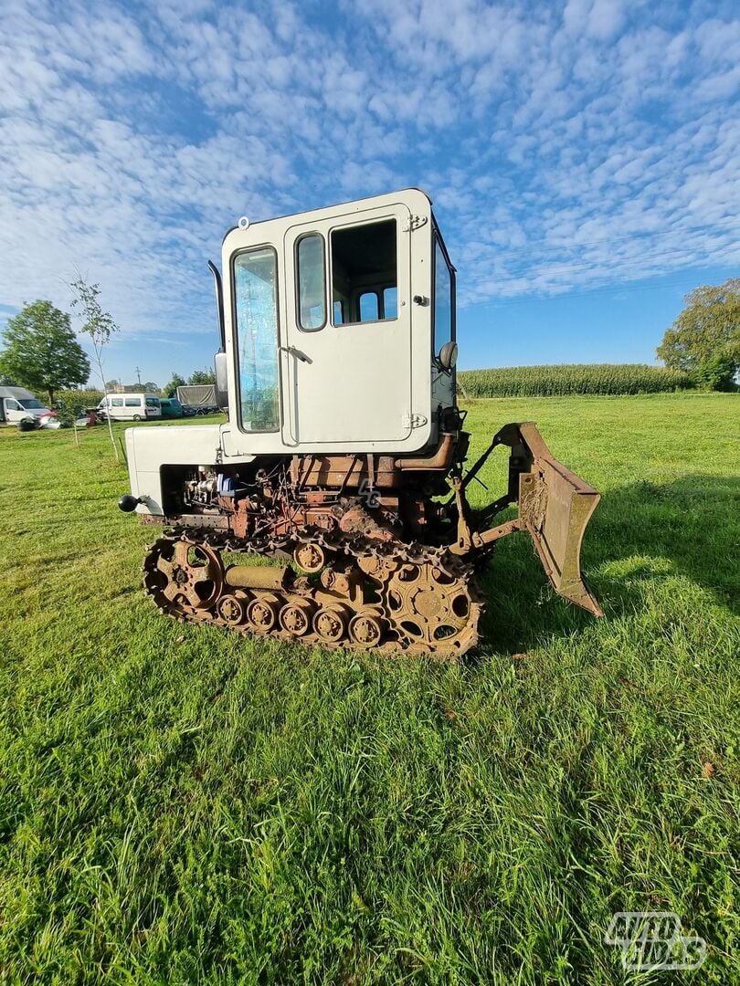 MTZ 1997 y Bulldozer