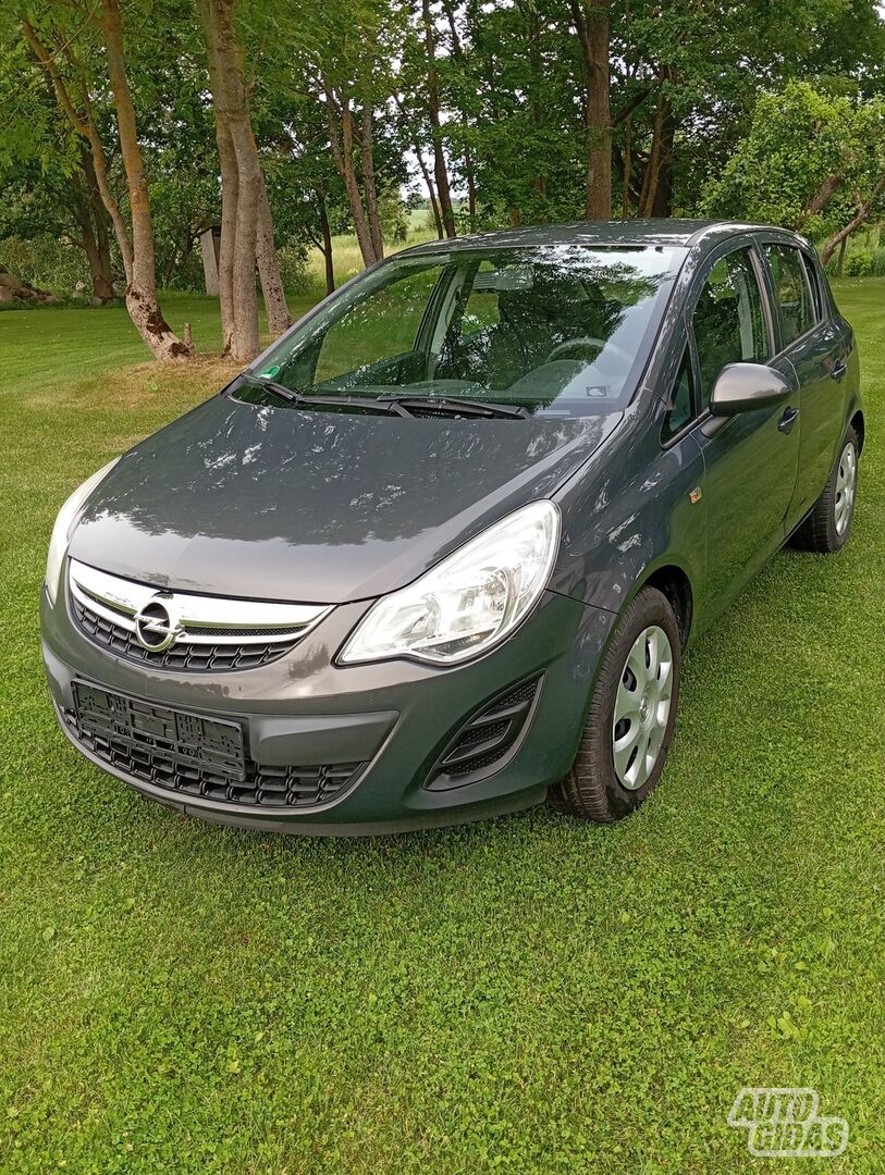 Opel Corsa 2013 г Хэтчбек