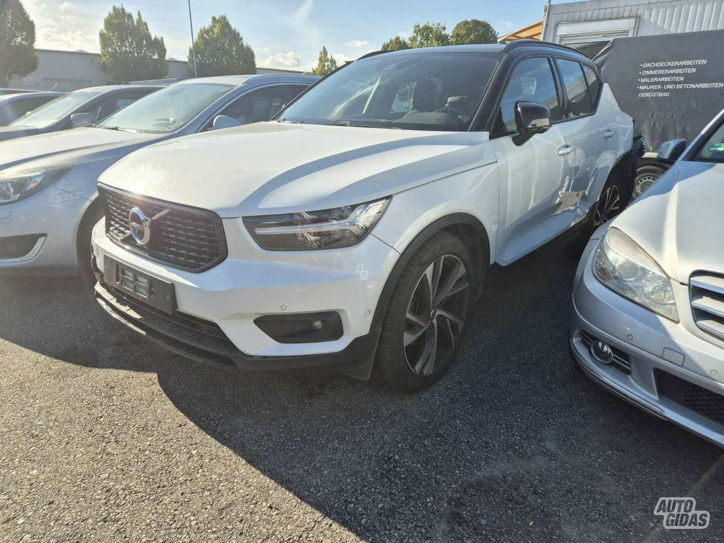 Volvo XC40 2019 y Off-road / Crossover