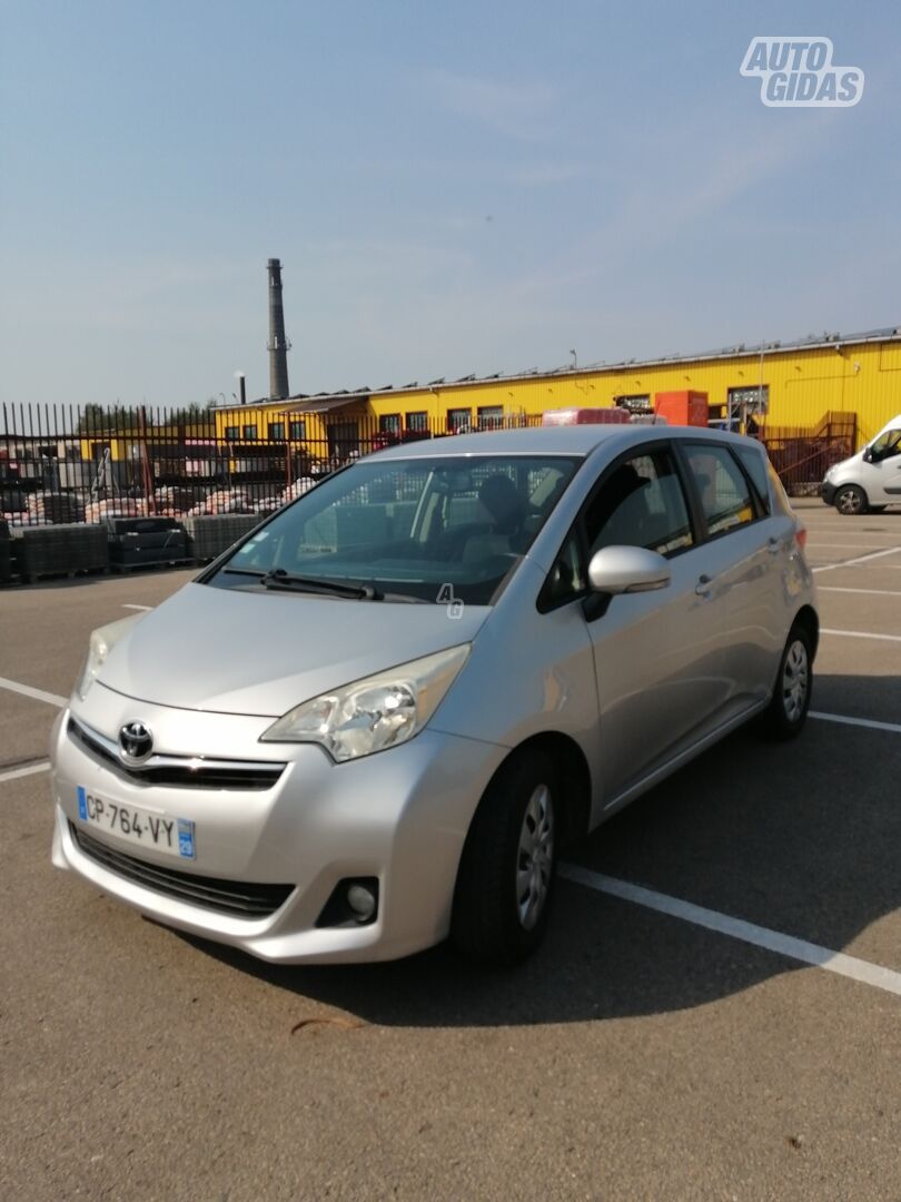 Toyota Verso-S 2013 y Van