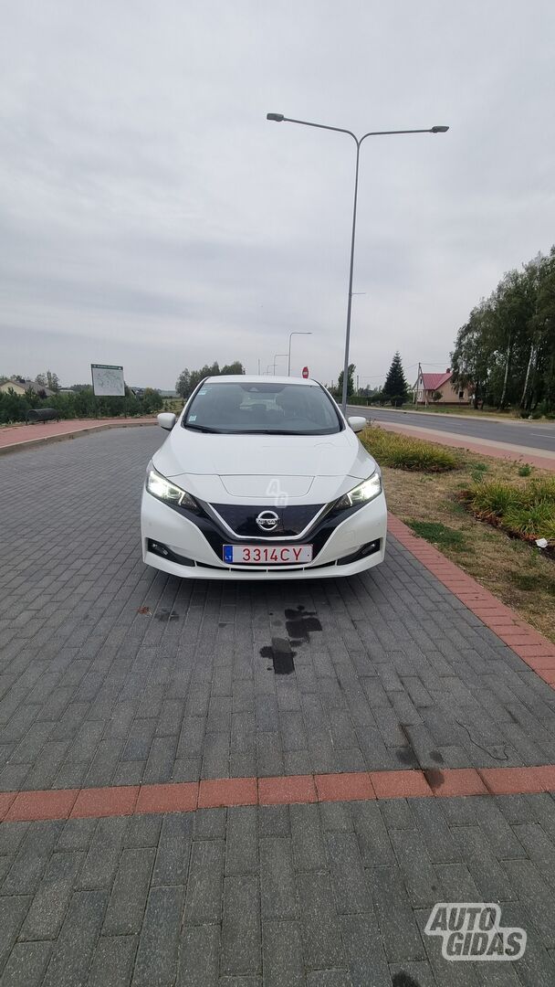 Nissan Leaf 2022 г Хэтчбек