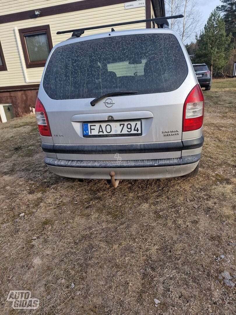 Opel Zafira 2002 г Внедорожник / Кроссовер