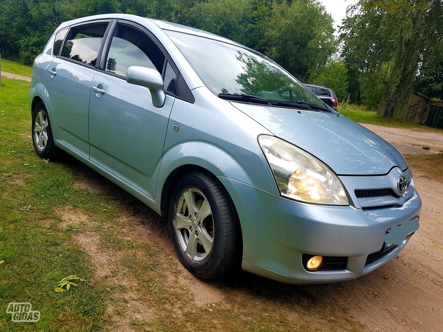 Toyota Corolla Verso 2007 y parts