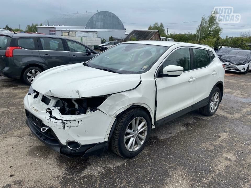 Nissan Qashqai DCI 110 2WD 6 M/T 1.5 2015 г