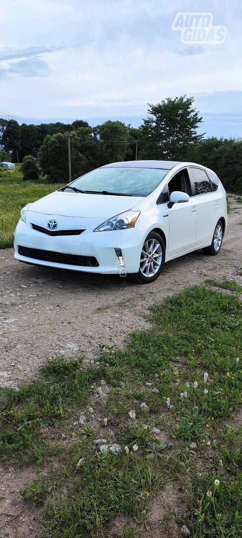 Toyota Prius+ 2013 г Минивэн