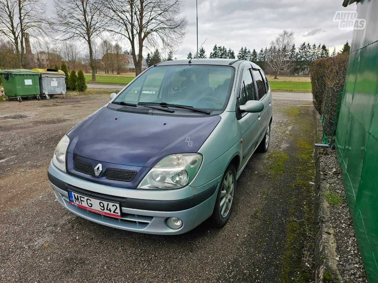 Renault Scenic 2000 y Hatchback