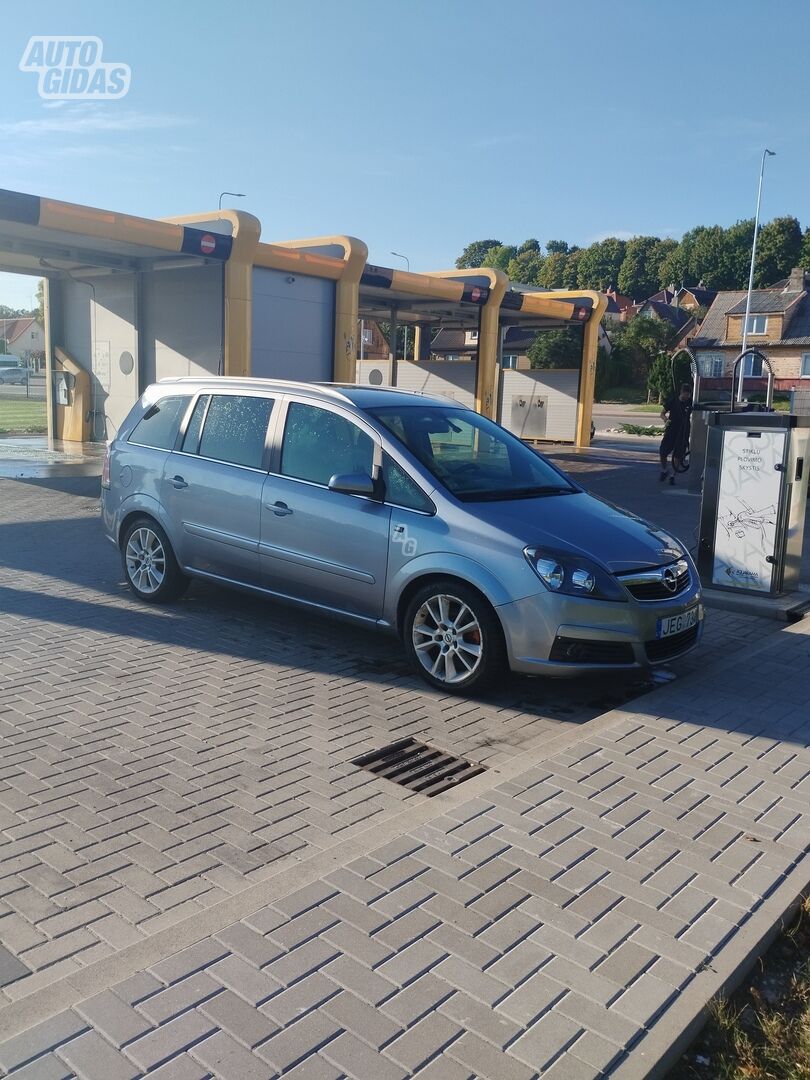 Opel Zafira 2005 y Van