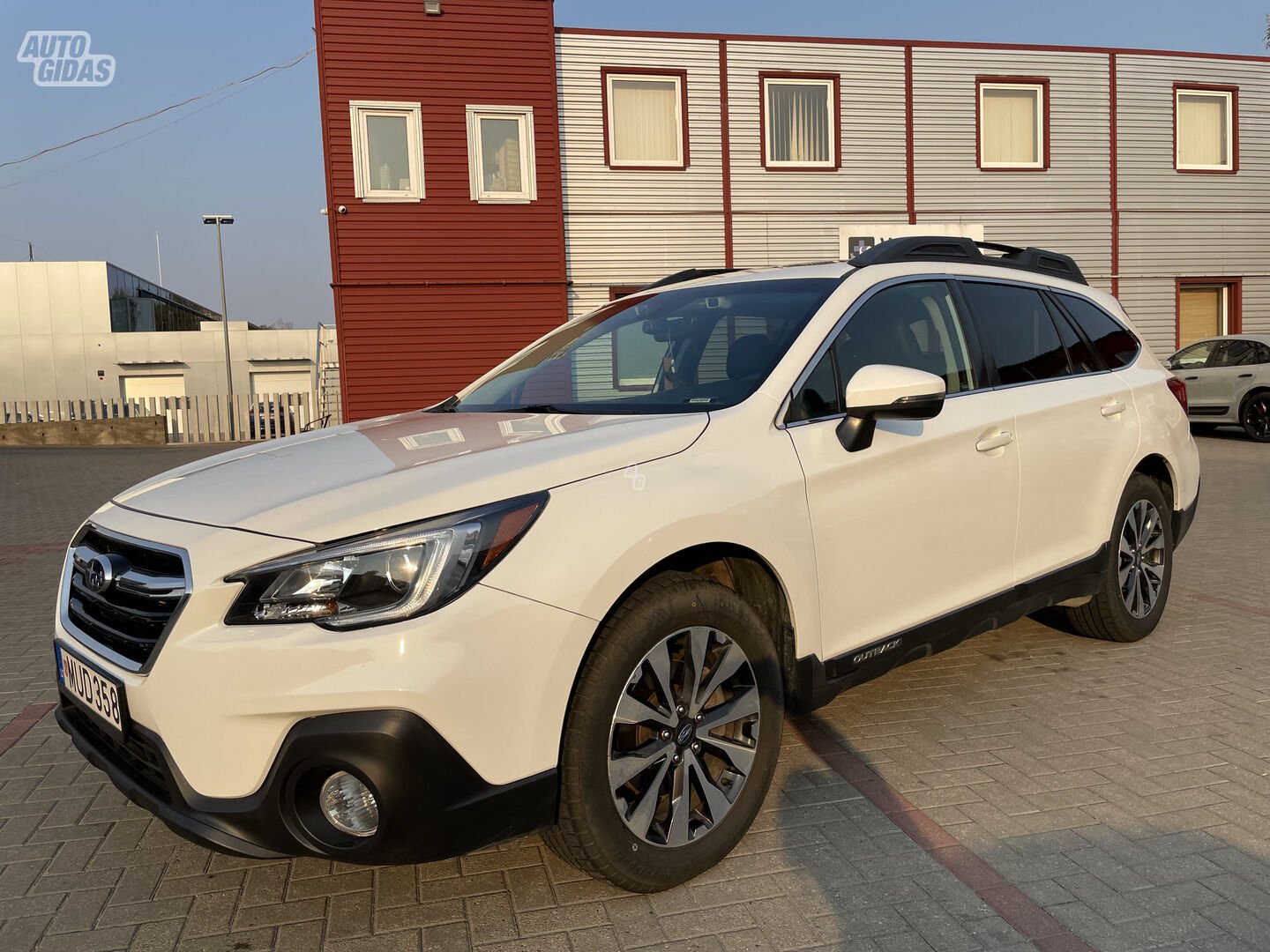 Subaru OUTBACK V 3.6 R 2017 г