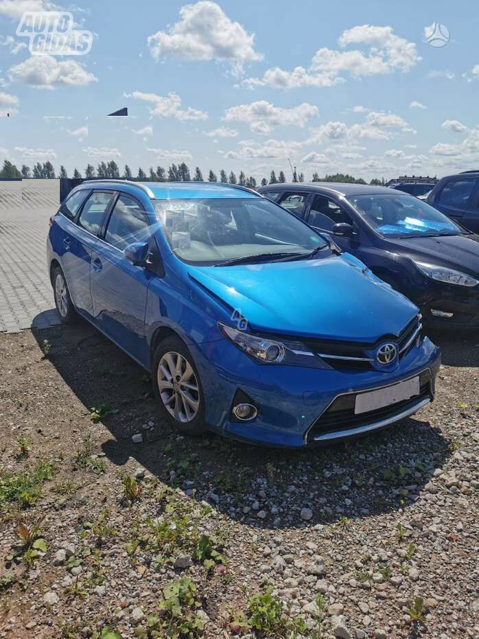 Toyota Auris 2014 y parts