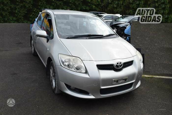 Toyota Auris 2008 г запчясти