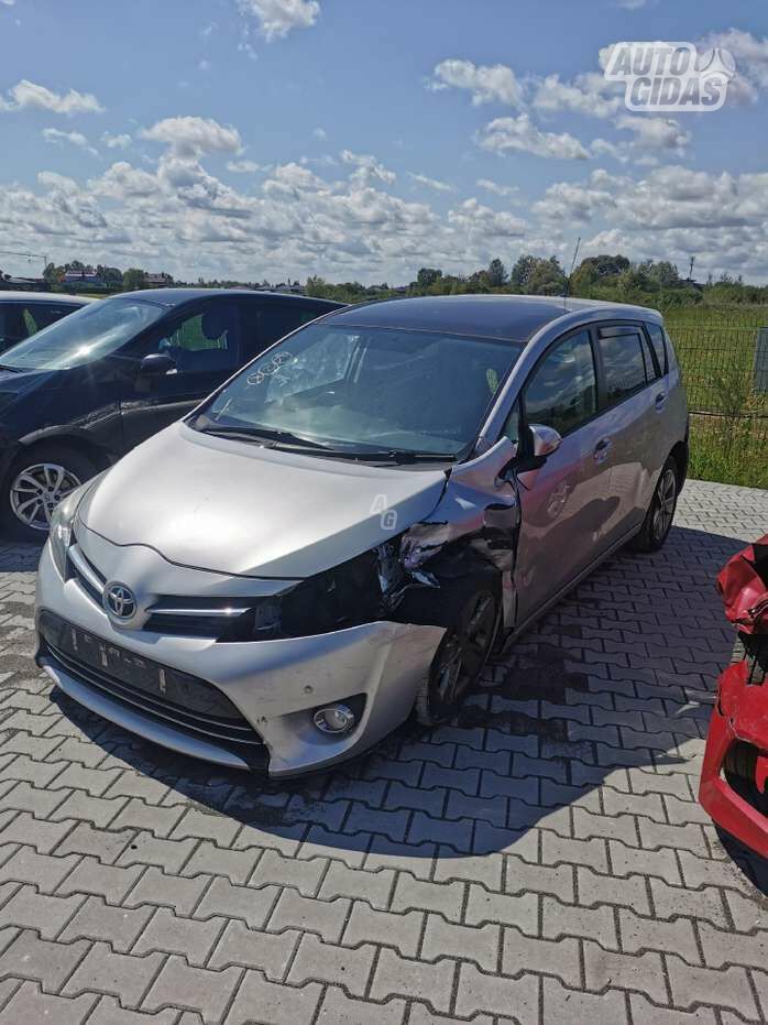 Toyota Verso 2016 y parts