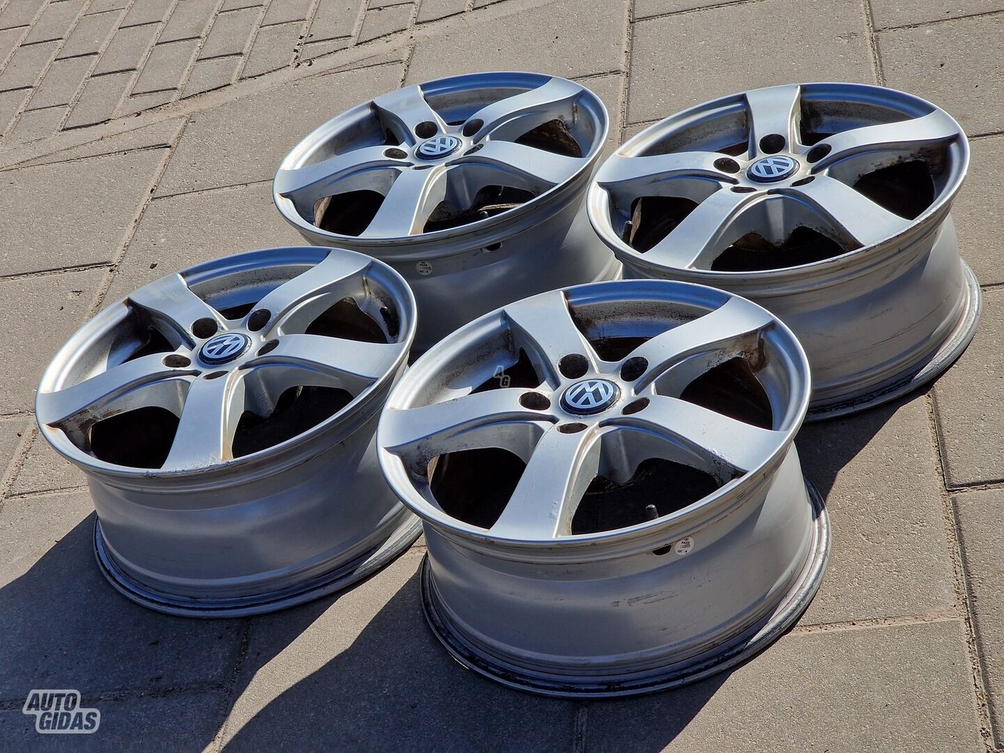 Volkswagen Passat, Golf, Caddy Passat light alloy R16 rims