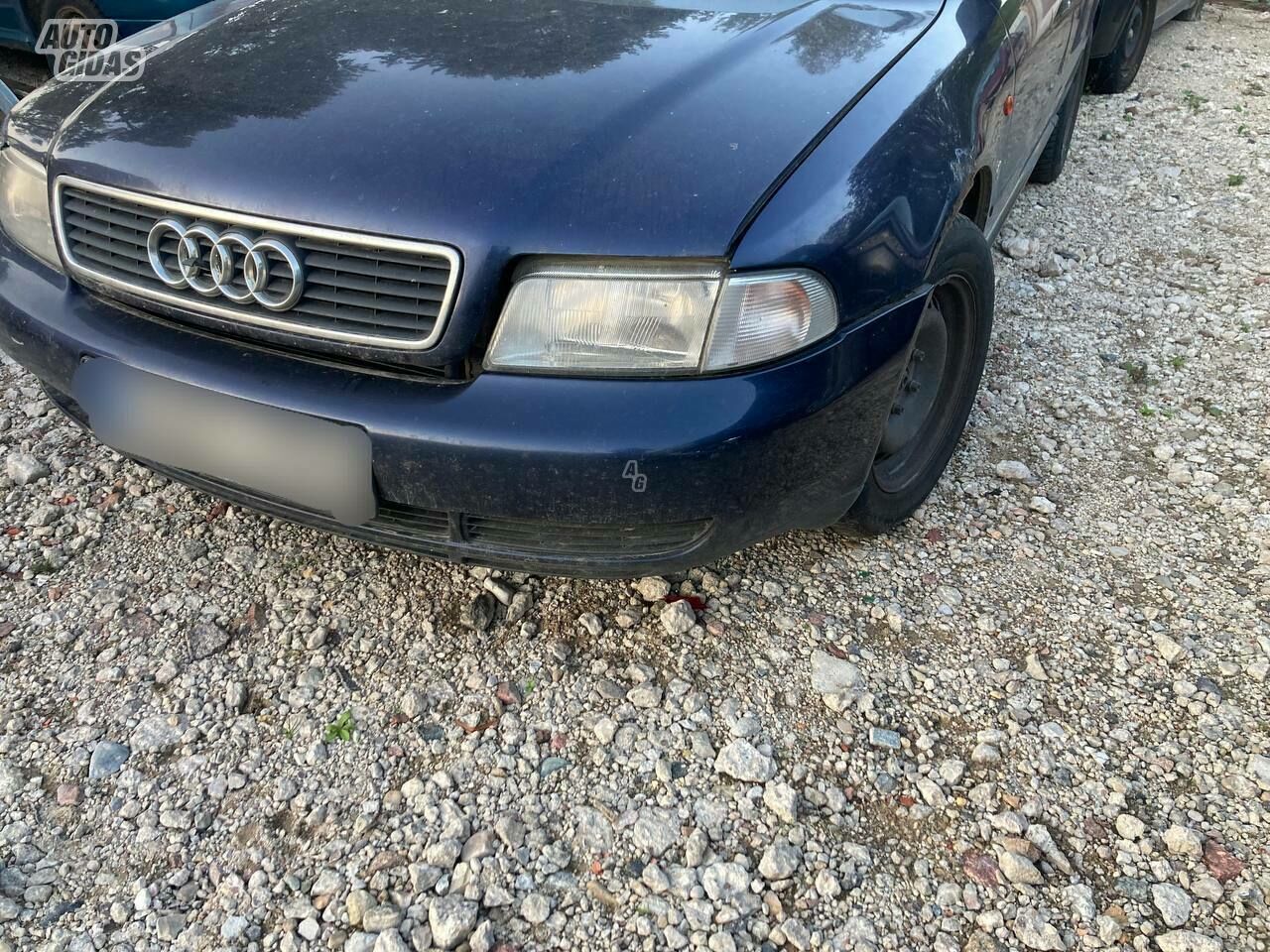 Audi A4 1995 m dalys