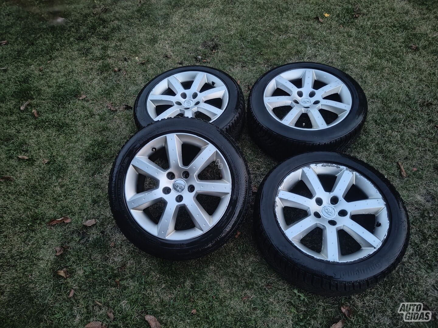 Nissan 8J, ET33 light alloy R17 rims