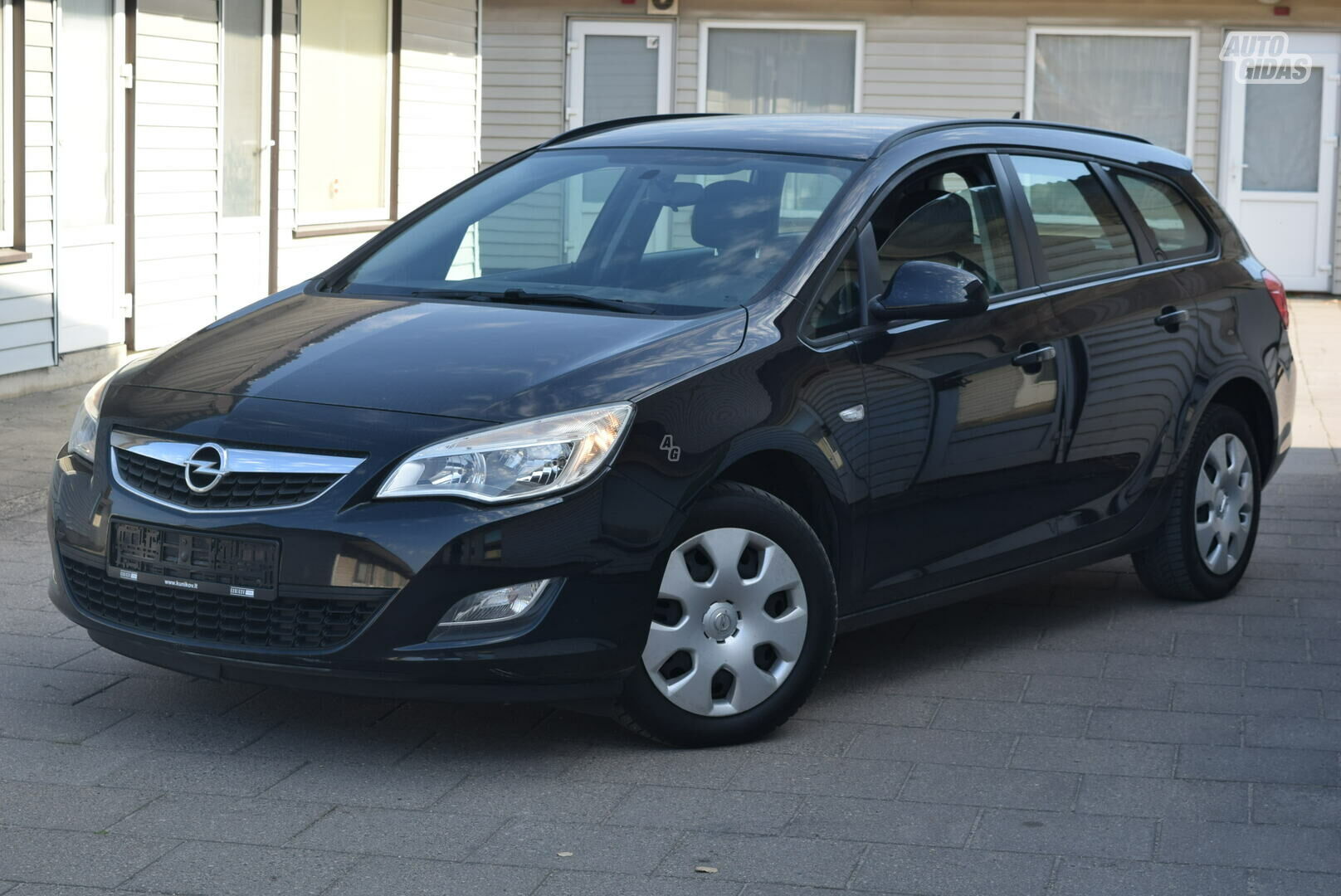 Opel Astra J 2011 y