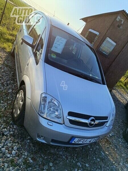 Opel Meriva 2004 y Hatchback