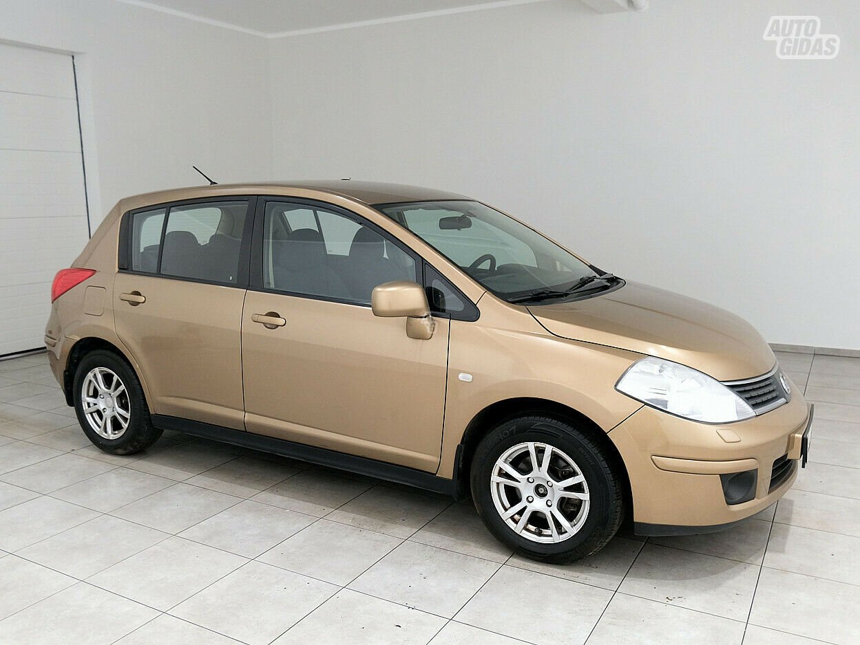 Nissan Tiida 2007 г Хэтчбек