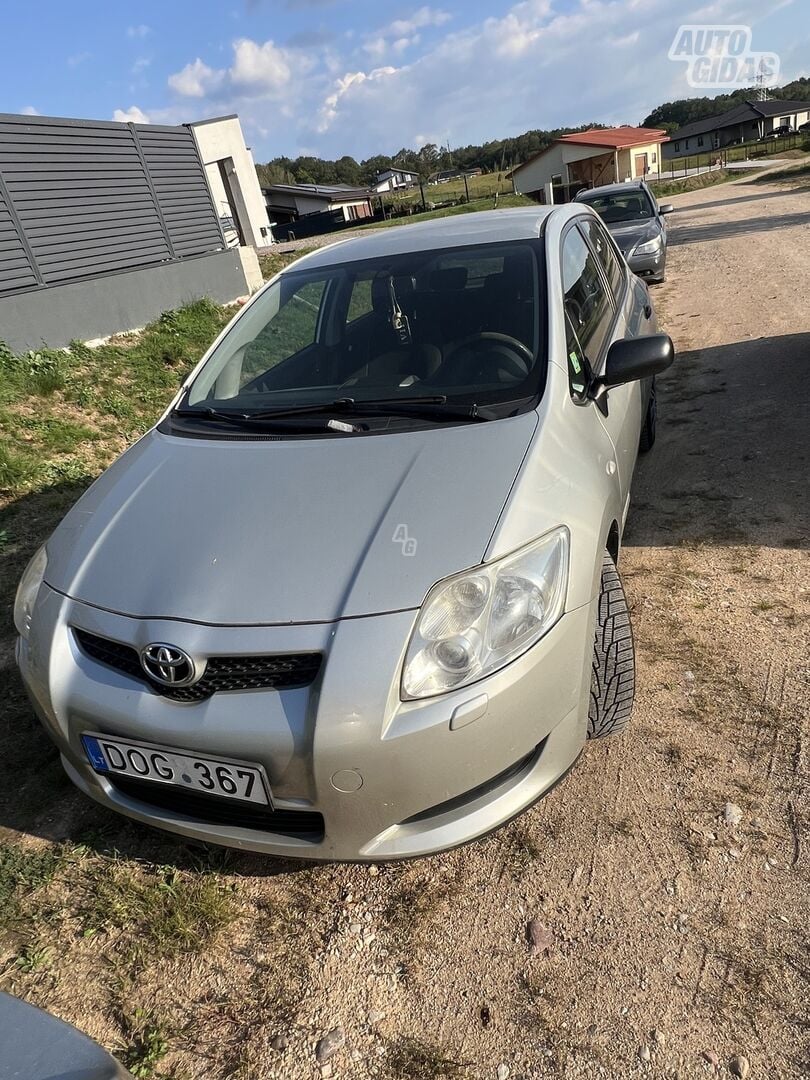 Toyota Auris 2008 y Hatchback