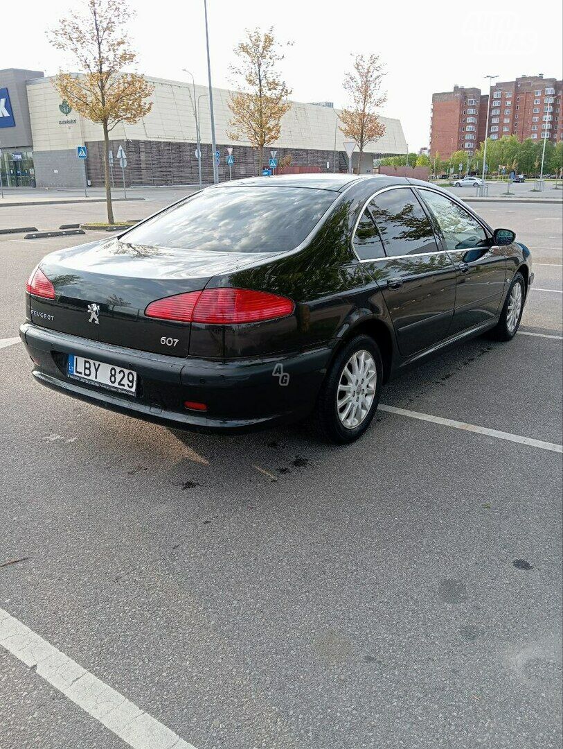 Peugeot 607 2002 y Sedan