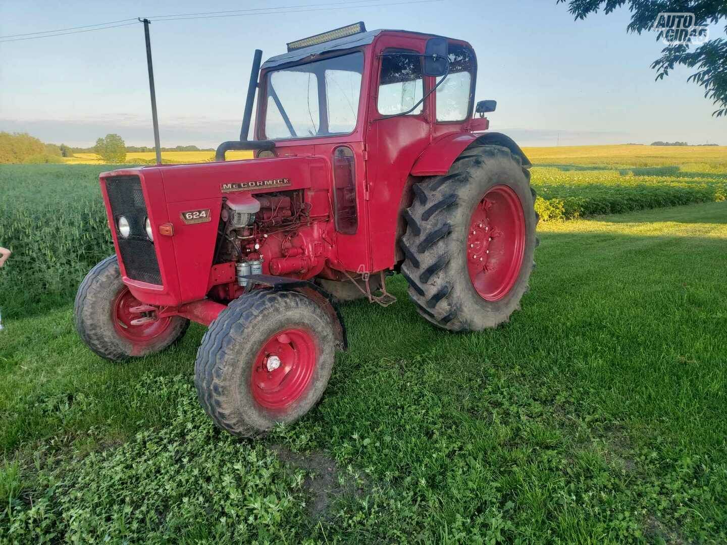 McCormick International 624 1969 y Tractor